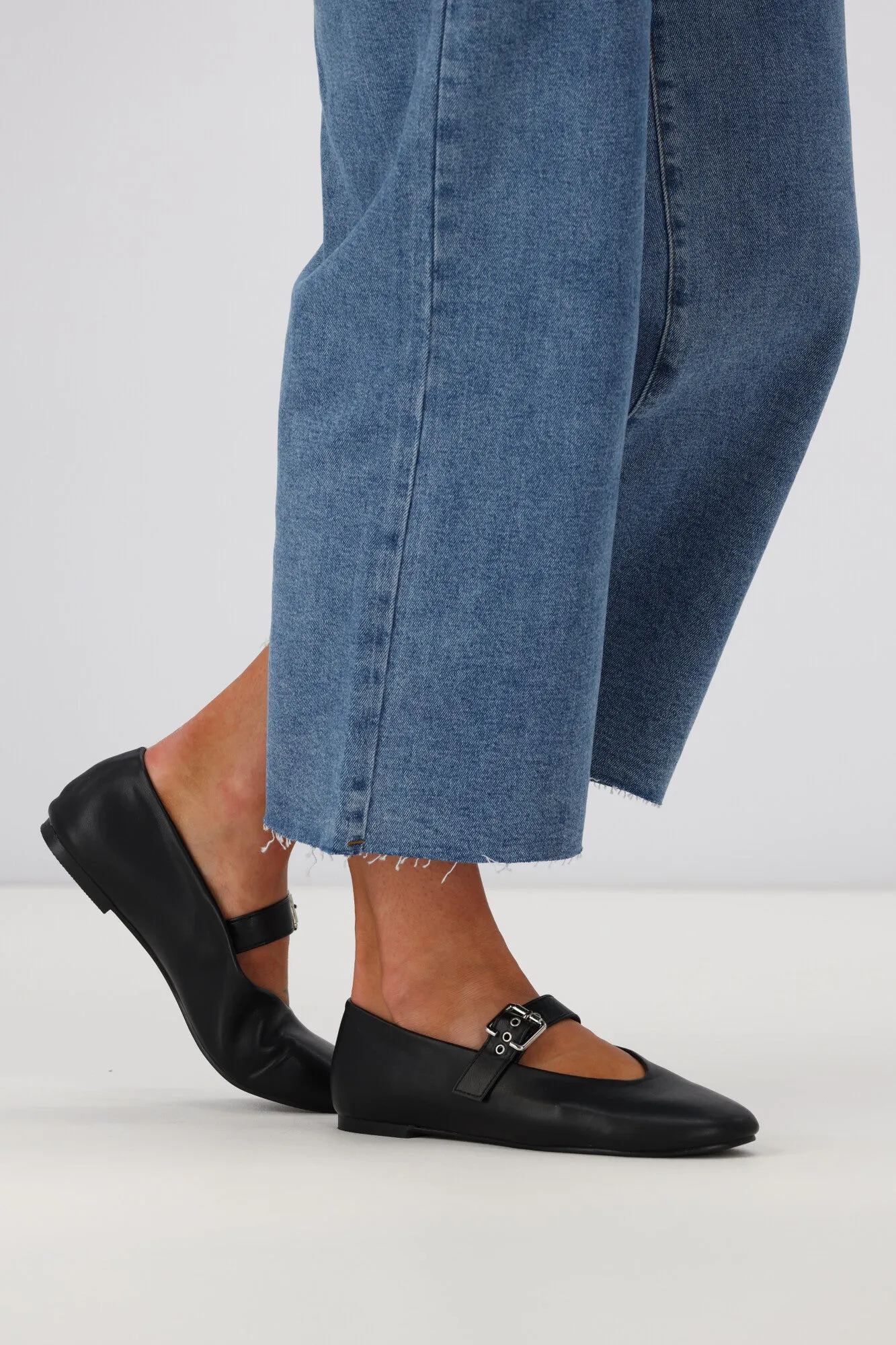 Billini Jaba Flats Black