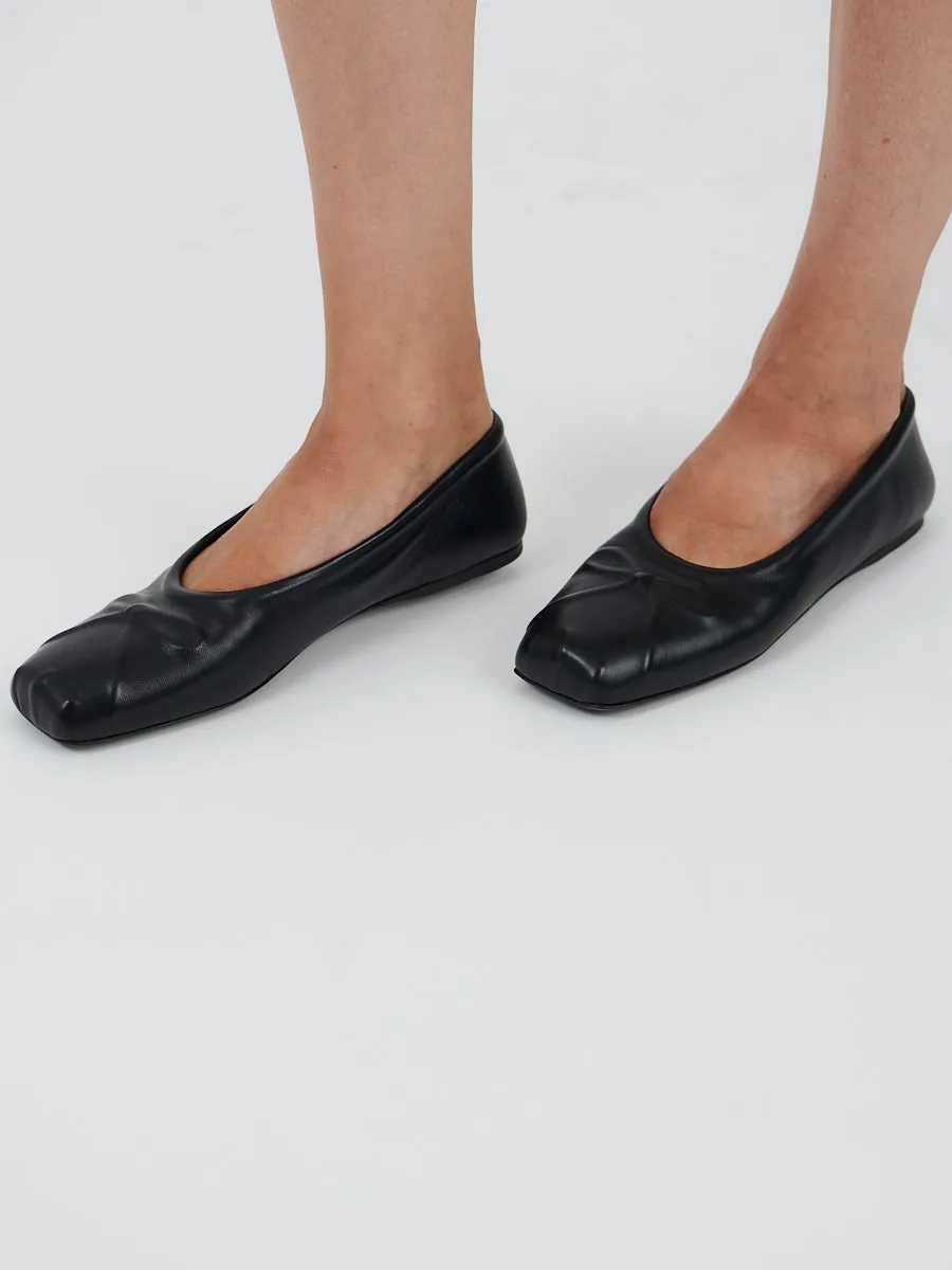 Dancer Ballet Flat in Black