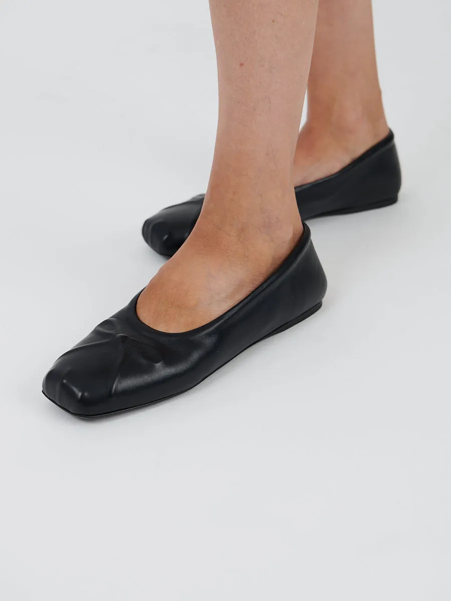 Dancer Ballet Flat in Black