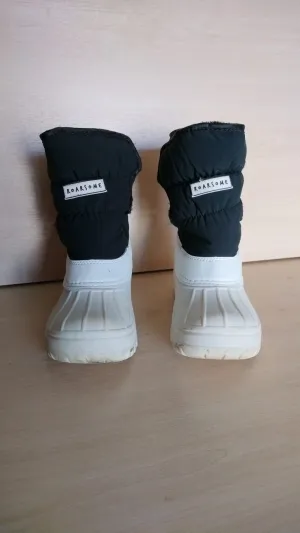 Pre Loved Roarsome (Dinoski) Kids Snow Boots Size EU33 (380)